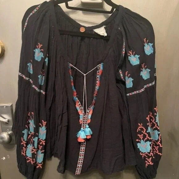 Free People Marishka Peasant Blouse in black - Picture 14 of 16